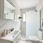 Stylish Seaside Apartment-just 50m From The Apartmán