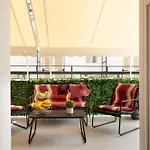 Stylish Seaside Apartment-just 50m From The *
