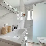 Apartmán Stylish Seaside Apartment-just 50m From The