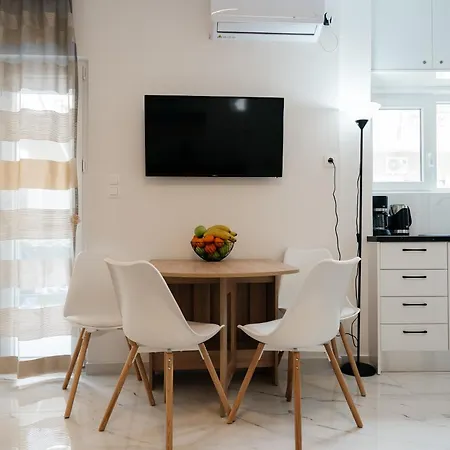 Cozy 50m From The Sea Apartment *
