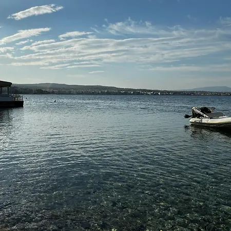 Stylish Seaside Apartment-just 50m From The Apartman Lutráki