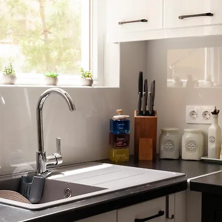 Stylish Seaside Apartment-just 50m From The *