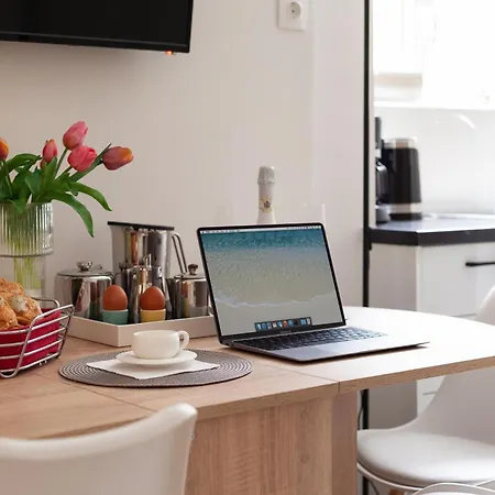 Stylish Seaside Apartment-just 50m From The Loutráki