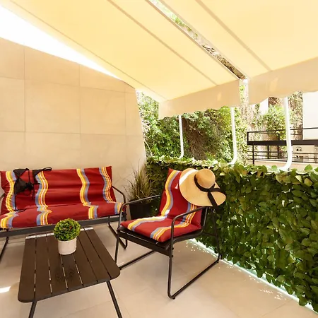 Stylish Seaside Apartment-just 50m From The