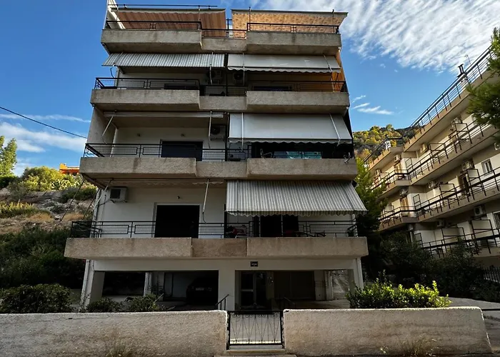 Stylish Seaside Apartment-just 50m From The