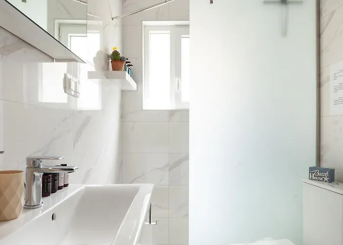 アパート Stylish Seaside Apartment-just 50m From The *