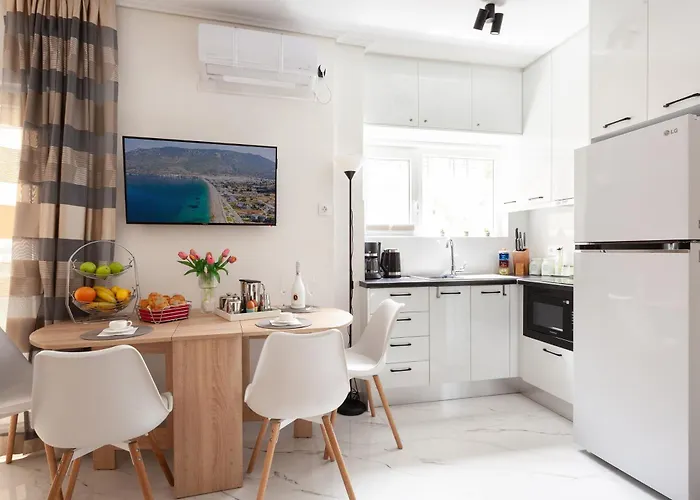 Stylish Seaside Apartment-just 50m From The * ルートラキ