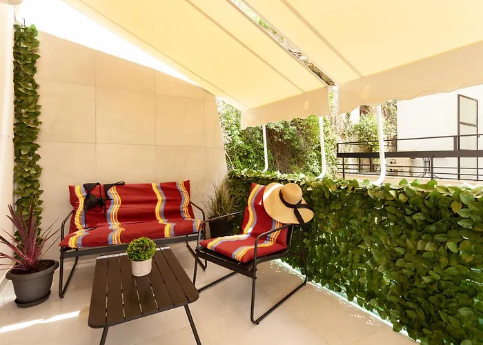 Stylish Seaside Apartment-just 50m From The