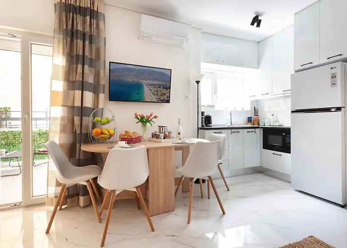 Stylish Seaside Apartment-just 50m From The アパート ルートラキ